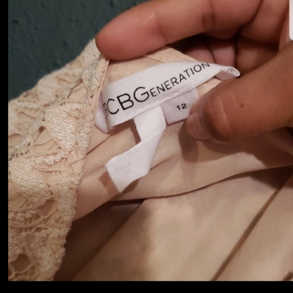 Sold BCBG Knee length - Picture 3 of 3